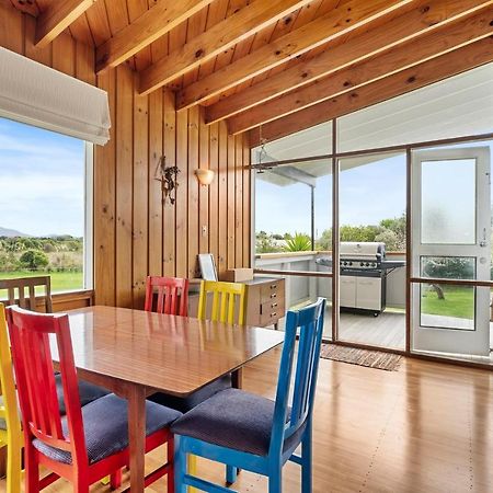 Queenie - Waikanae Beach Holiday Home Dış mekan fotoğraf