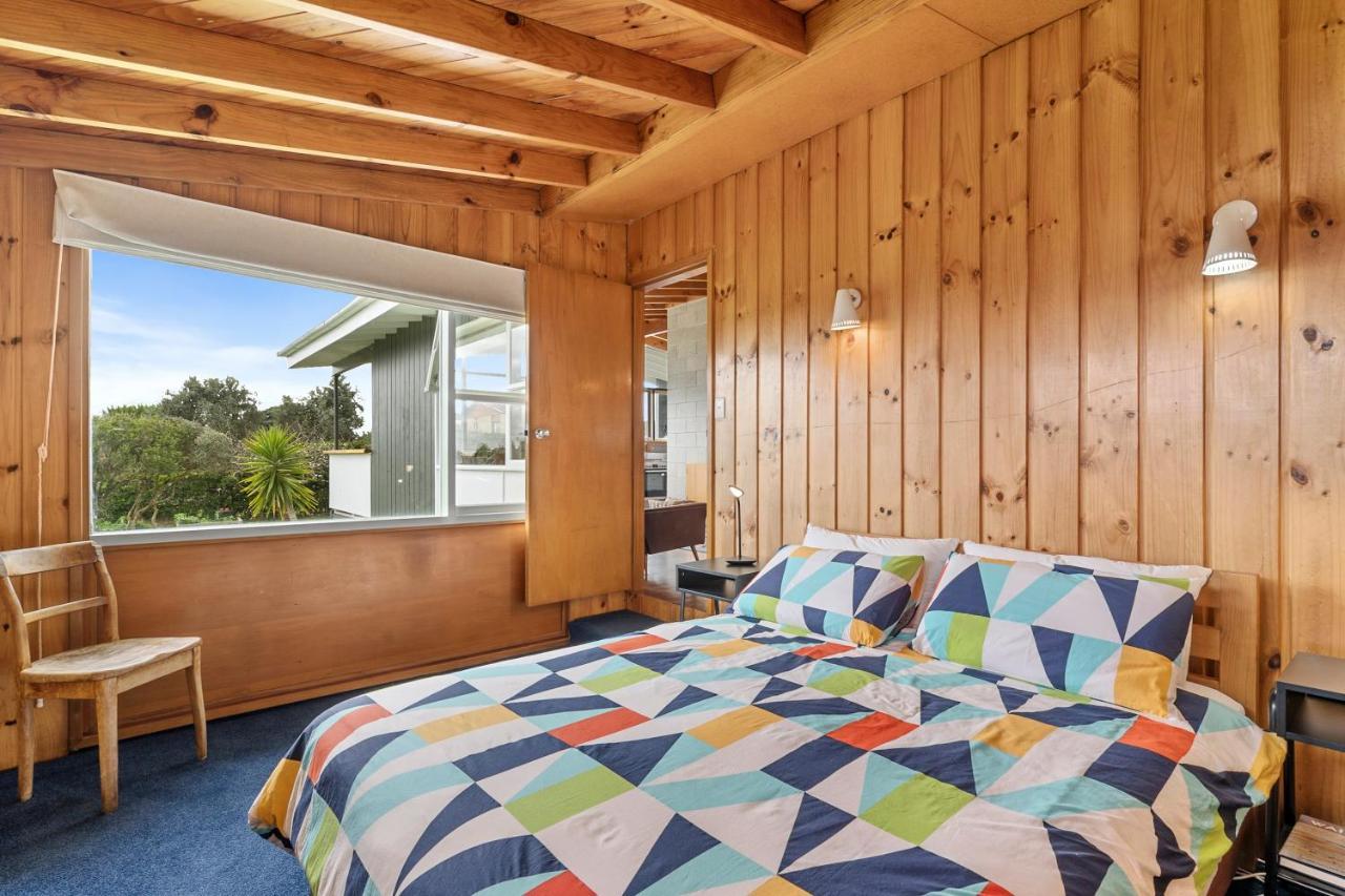 Queenie - Waikanae Beach Holiday Home Dış mekan fotoğraf