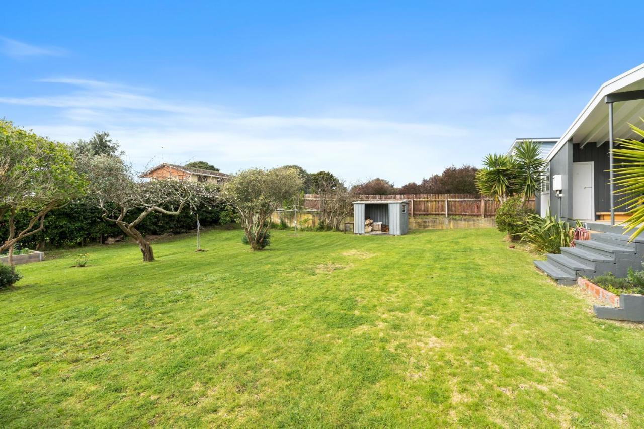 Queenie - Waikanae Beach Holiday Home Dış mekan fotoğraf