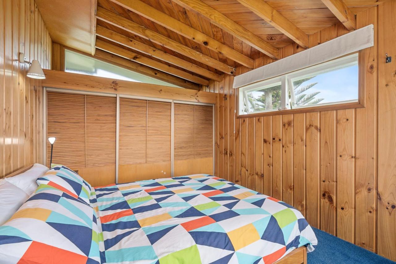 Queenie - Waikanae Beach Holiday Home Dış mekan fotoğraf